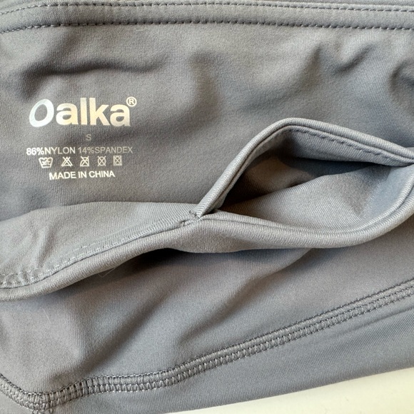Oalka Grey Small Capri Leggings NWT - Picture 6 of 8